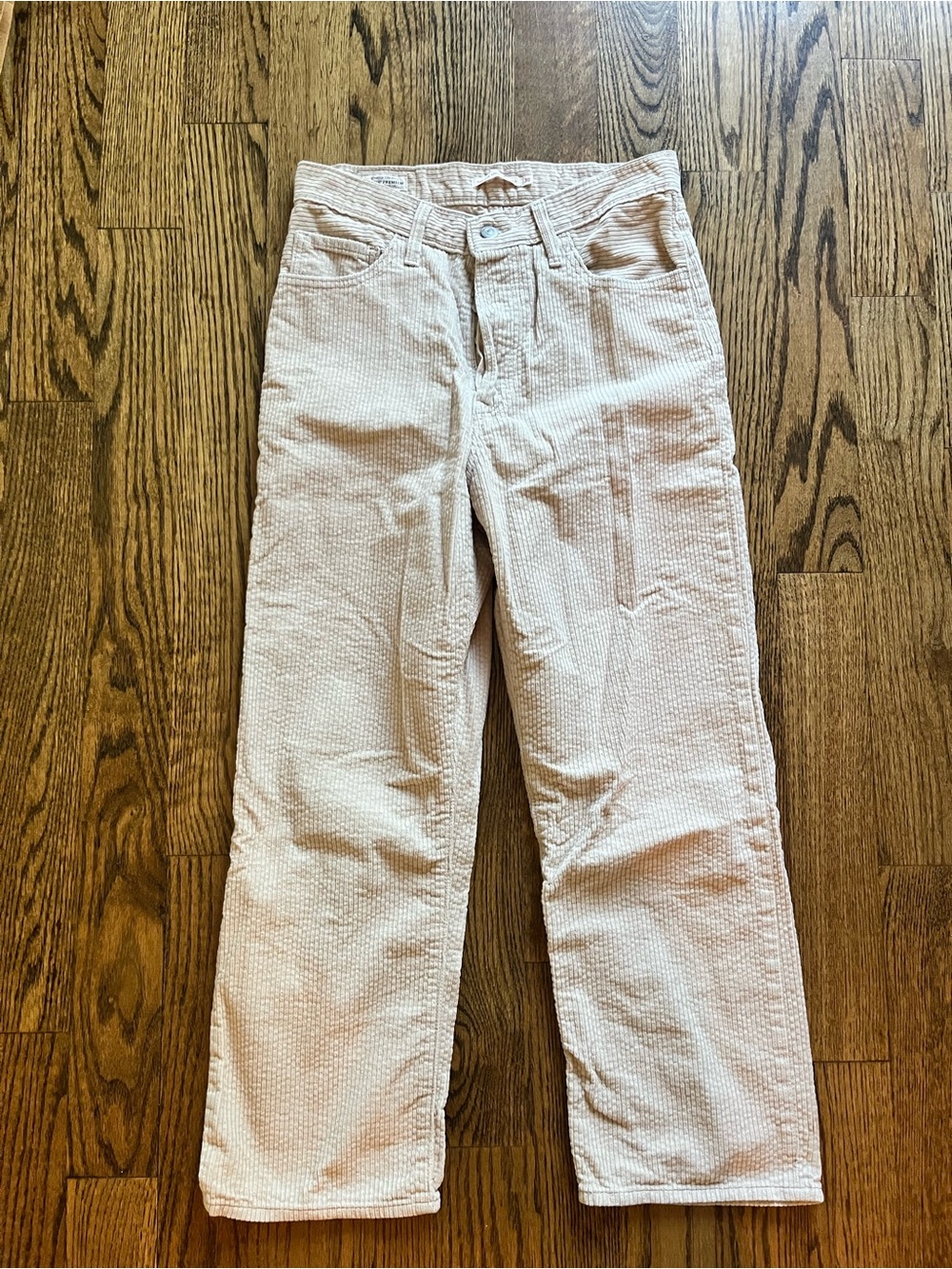 Levis ribcage straight ankle in a light beige thick corduroy! W 30 (fits small)